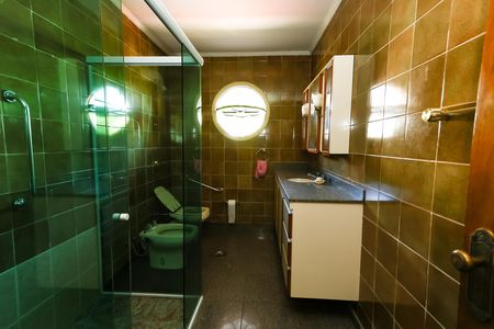 Banheiro social de casa para alugar com 3 quartos, 252m² em Jardim Londrina, São Paulo
