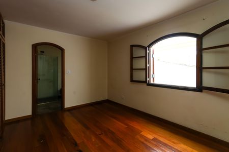 Casa para alugar com 252m², 3 quartos e 6 vagas Casa para alugar com 252m², 3 quartos e 6 vagasSuíte