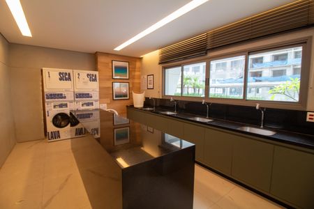 Área comum - Lavanderia de apartamento para alugar com 1 quarto, 50m² em Jardim das Acacias, São Paulo