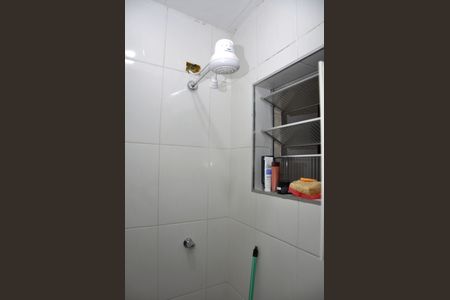 Kitnet / studio - Banheiro Social de casa para alugar com 1 quarto, 80m² em Anhanguera, São Paulo