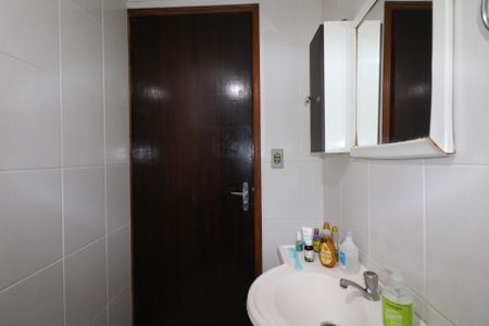 Apartamento à venda com 75m², 2 quartos e 1 vaga Apartamento à venda com 75m², 2 quartos e 1 vagaBanheiro da Suíte