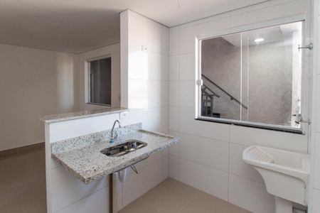 Apartamento para alugar com 31m², 2 quartos e sem vaga Apartamento para alugar com 31m², 2 quartos e sem vagaCozinha e Área de Serviço