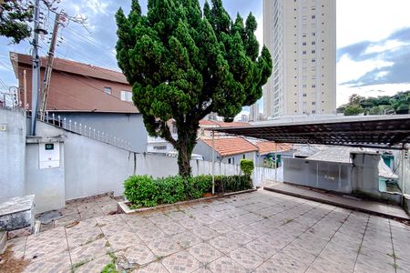 Casa à venda com 310m², 2 quartos e 4 vagas Casa à venda com 310m², 2 quartos e 4 vagasGaragem