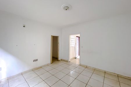Casa à venda com 310m², 2 quartos e 4 vagas Casa à venda com 310m², 2 quartos e 4 vagasSala