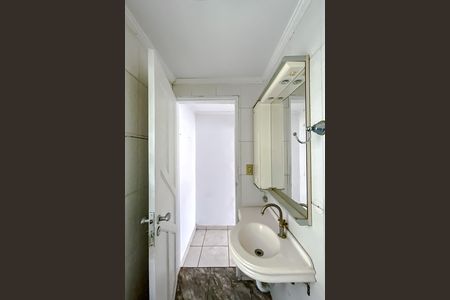 Casa à venda com 310m², 2 quartos e 4 vagas Casa à venda com 310m², 2 quartos e 4 vagasBanheiro social