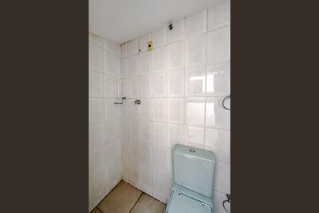 Casa à venda com 310m², 2 quartos e 4 vagas Casa à venda com 310m², 2 quartos e 4 vagasBanheiro de serviço