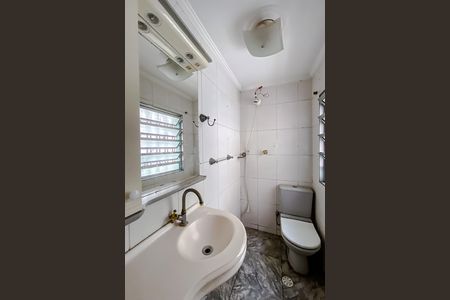 Casa à venda com 310m², 2 quartos e 4 vagas Casa à venda com 310m², 2 quartos e 4 vagasBanheiro social