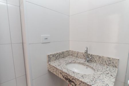 Apartamento para alugar com 31m², 2 quartos e sem vaga Apartamento para alugar com 31m², 2 quartos e sem vagaBanheiro