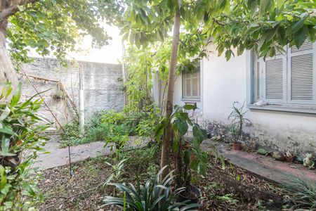 Casa à venda com 500m², 2 quartos e 5 vagas Casa à venda com 500m², 2 quartos e 5 vagasJardim