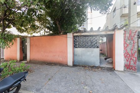 Casa à venda com 500m², 2 quartos e 5 vagas Casa à venda com 500m², 2 quartos e 5 vagasFachada