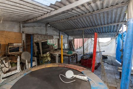 Casa à venda com 500m², 2 quartos e 5 vagas Casa à venda com 500m², 2 quartos e 5 vagasQuintal