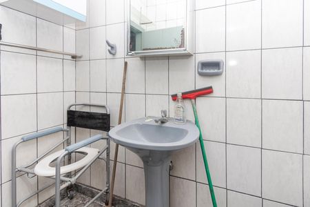Casa à venda com 500m², 2 quartos e 5 vagas Casa à venda com 500m², 2 quartos e 5 vagasBanheiro