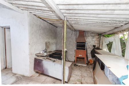 Casa à venda com 500m², 2 quartos e 5 vagas Casa à venda com 500m², 2 quartos e 5 vagasQuintal