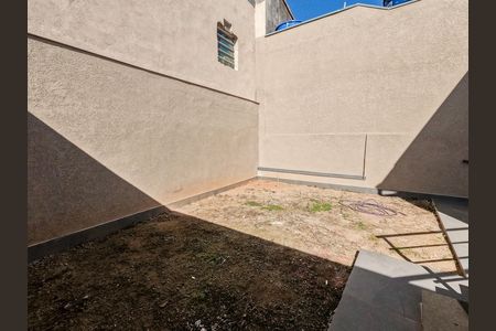 Casa à venda com 180m², 3 quartos e 2 vagas