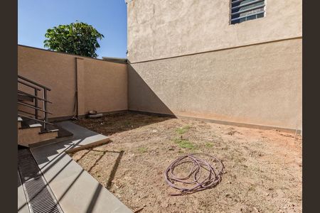Casa à venda com 180m², 3 quartos e 2 vagas