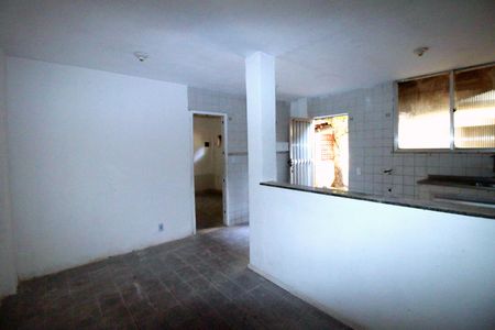 Sala de casa para alugar com 2 quartos, 60m² em Penha, Rio de Janeiro