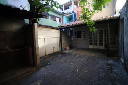 Casa para alugar com 60m², 2 quartos e sem vagaÁrea comum - Quintal - Churrasqueira