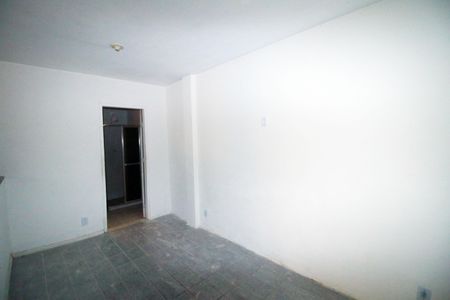 Sala de casa para alugar com 2 quartos, 60m² em Penha, Rio de Janeiro