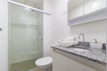 Banheiro de kitnet/studio para alugar com 1 quarto, 24m² em Belenzinho, São Paulo