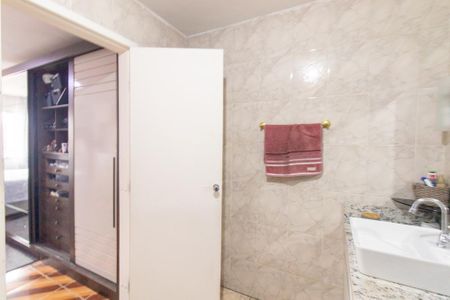 Casa à venda com 300m², 3 quartos e 3 vagasBanheiro Social  1