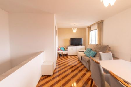 Casa à venda com 300m², 3 quartos e 3 vagasSala