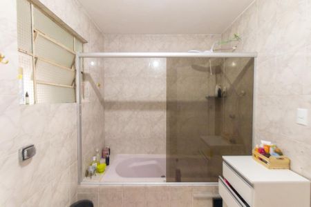 Casa à venda com 300m², 3 quartos e 3 vagasBanheiro Social  1