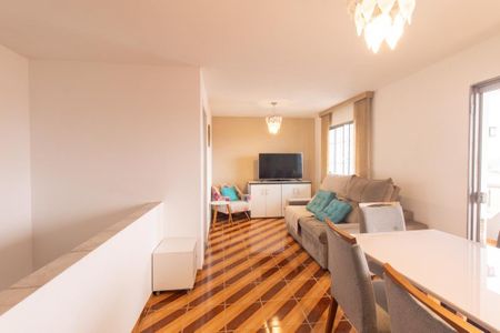 Casa à venda com 300m², 3 quartos e 3 vagasSala