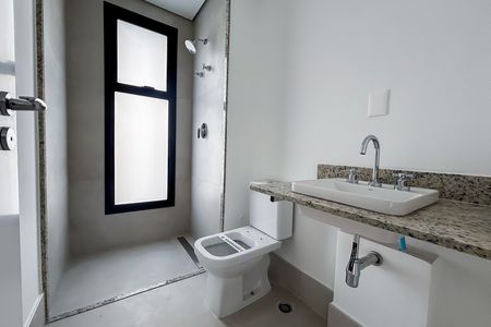 Apartamento à venda com 201m², 3 quartos e 3 vagasBanheiro da suíte 