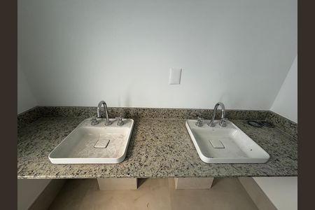 Apartamento à venda com 201m², 3 quartos e 3 vagasBanheiro da suíte 3