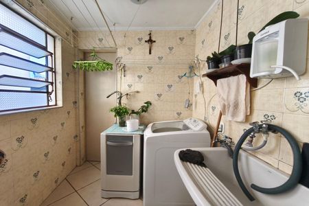 Apartamento à venda com 174m², 3 quartos e 3 vagas Apartamento à venda com 174m², 3 quartos e 3 vagasÁrea de Serviço