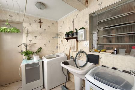 Apartamento à venda com 174m², 3 quartos e 3 vagas Apartamento à venda com 174m², 3 quartos e 3 vagasÁrea de Serviço