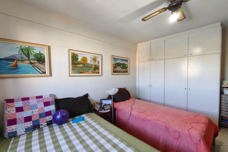 Apartamento à venda com 174m², 3 quartos e 3 vagas Apartamento à venda com 174m², 3 quartos e 3 vagasQuarto 2