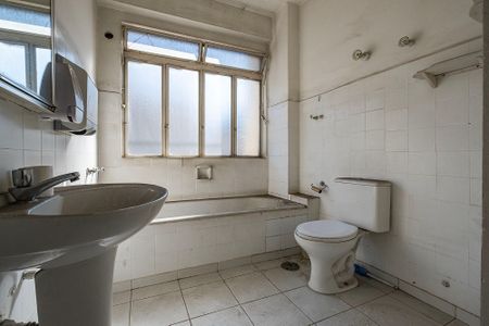 Apartamento para alugar com 143m², 3 quartos e sem vaga Apartamento para alugar com 143m², 3 quartos e sem vagaBanheiro