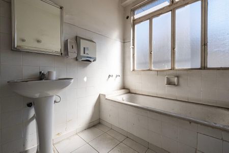 Apartamento para alugar com 143m², 3 quartos e sem vaga Apartamento para alugar com 143m², 3 quartos e sem vagaBanheiro
