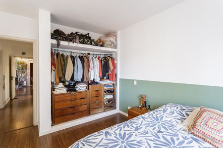 Apartamento à venda com 167m², 3 quartos e 2 vagas Apartamento à venda com 167m², 3 quartos e 2 vagasQuarto 2