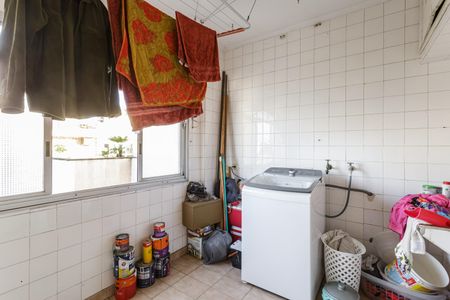 Apartamento à venda com 167m², 3 quartos e 2 vagas Apartamento à venda com 167m², 3 quartos e 2 vagasÁrea de Serviço