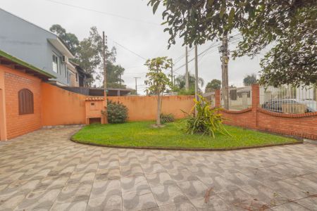 Casa à venda com 300m², 3 quartos e 2 vagas Casa à venda com 300m², 3 quartos e 2 vagasÁrea externa