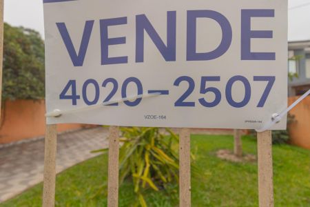 Casa à venda com 300m², 3 quartos e 2 vagas Casa à venda com 300m², 3 quartos e 2 vagasplaca