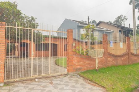 Fachada de casa à venda com 3 quartos, 300m² em Olaria, Canoas