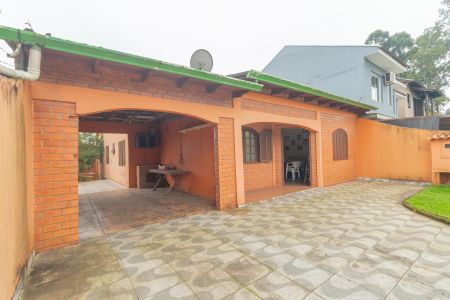 Casa à venda com 300m², 3 quartos e 2 vagas Casa à venda com 300m², 3 quartos e 2 vagasÁrea externa