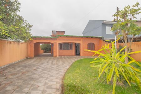 Casa à venda com 300m², 3 quartos e 2 vagas