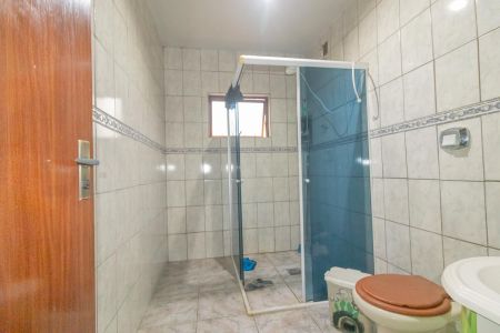 Banheiro de casa à venda com 3 quartos, 300m² em Olaria, Canoas