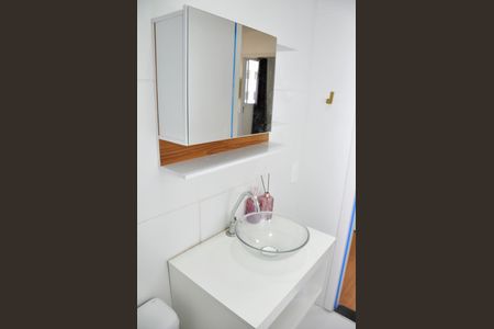 Apartamento para alugar com 33m², 2 quartos e sem vagaDetalhe - Banheiro Social