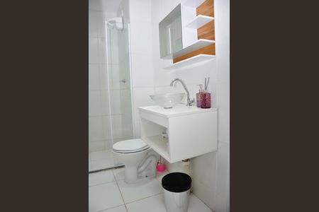 Apartamento para alugar com 33m², 2 quartos e sem vagaDetalhe - Banheiro Social