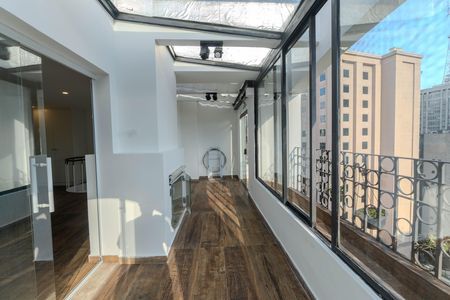 Apartamento para alugar com 120m², 1 quarto e 2 vagas Apartamento para alugar com 120m², 1 quarto e 2 vagasSacada