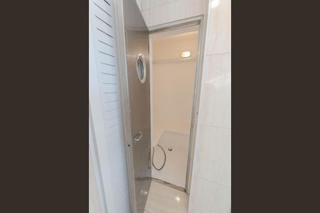Apartamento para alugar com 120m², 1 quarto e 2 vagas Apartamento para alugar com 120m², 1 quarto e 2 vagasBanheiro da Suíte 1