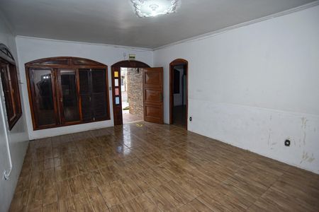 Casa para alugar com 180m², 3 quartos e 2 vagas Casa para alugar com 180m², 3 quartos e 2 vagasSala
