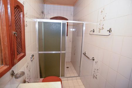 Casa para alugar com 180m², 3 quartos e 2 vagas Casa para alugar com 180m², 3 quartos e 2 vagasBanheiro da Suíte