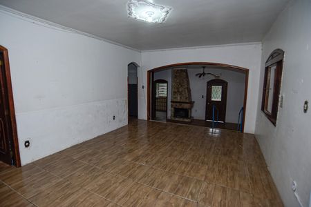 Casa para alugar com 180m², 3 quartos e 2 vagas Casa para alugar com 180m², 3 quartos e 2 vagasSala