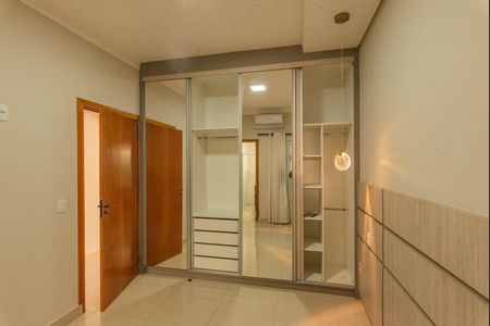Casa para alugar com 200m², 3 quartos e 3 vagasSuíte